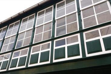 Turist apartmanları Piso Céntrico Amplio, Luminoso, En Casa De Piedra