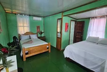 هاستل Bastimentos Hill Guest House