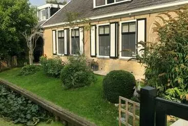 ベッドアンドブレックファースト The Rose