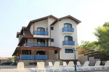 アパートホテル Camere De Inchiriat Baltenii De Sus