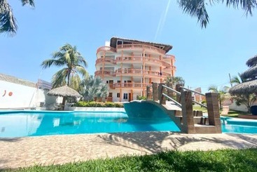 هتل Suites Ximajo