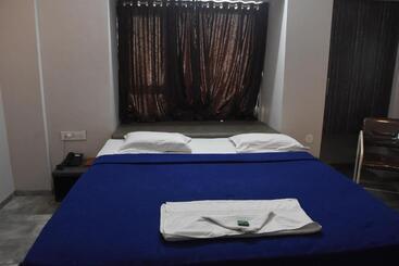 Hotel Vrindavan Deluxe, Kolhapur