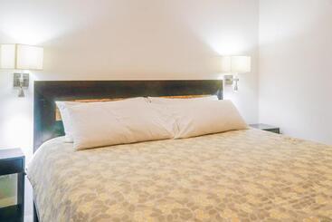 Отель Makara Toucan Suite / 2nd Floor