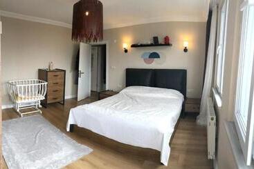 آپارتمانهای توریستها Large Private Villa