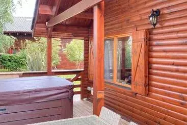 Resort The Wardens Hideaway   Tattershall Lakes Country Park