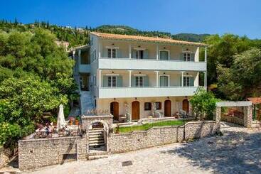 בית מלון כפרי Nefeli