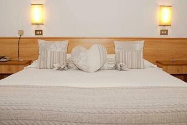 בית מלון כפרי Albergo Centrale