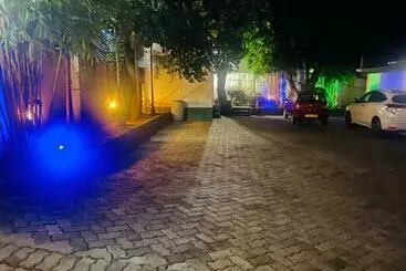 Nocleg ze śniadaniem Rash Hotel & Restaurent
