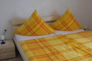 דירות לתיירים Schöne Ferienwohnung In Fischbach / Pfälzer Wald