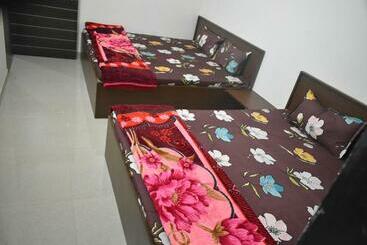 Hotelli G S Palace By Wb Inn