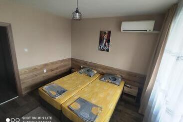 آپارتمان‌های توریست‌ها Panorama Apartment