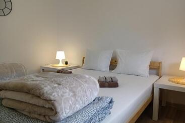 آپارتمان‌های توریست‌ها A1   Airport Belgrade Apartment