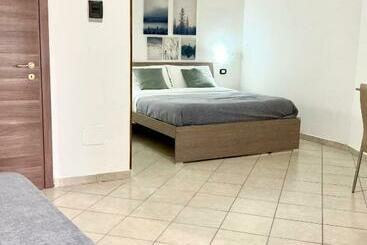 تختخواب و صبحانه Pompei Felix