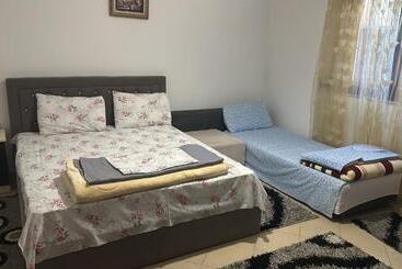 آپارتمان‌های توریست‌ها Guri Guest House