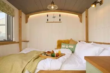 Apartamentos turísticos Luxury Shepherd Hut On Small South Hams Farm, Devon