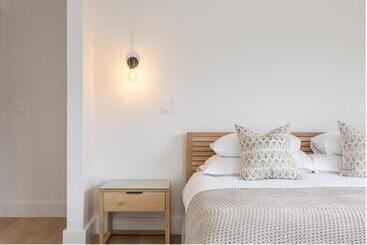 شقق خاصة سياحية Sunset Villa   Brand New Home 200m From The Beach