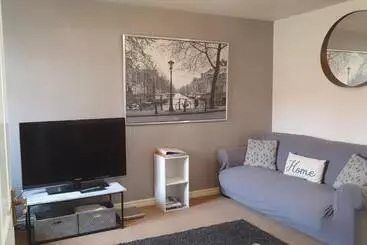 ツーリストアパートメント Larkspur House In West Midlands
