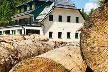 Majatalo Chata Pod Obřím Hradem