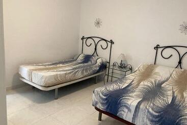 پانسیون Tango House