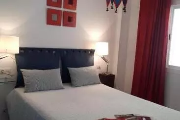 ツーリストアパートメント Almirante Tarifa Apartment