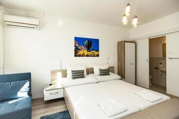 بنسيون Dobó Vendégház