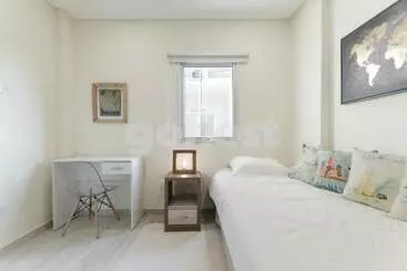 Turistihuoneistot Spacious 2 Bedroom Apartment In Villa Morra