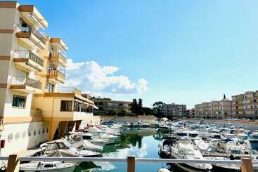 Turistihuoneistot Marco Polo   Studio Neuf Avec Parking & Piscines