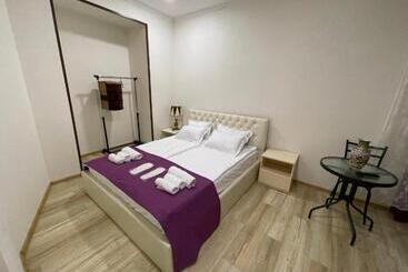 Pension (Hôtel basse catégorie) Aa