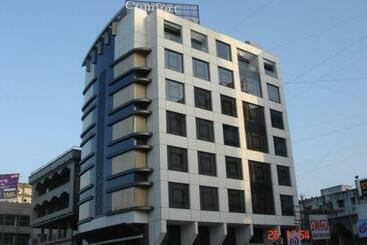 Pride Biznotel Alkapuri Near Vadodara Airport