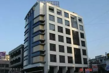 Pride Biznotel Alkapuri Near Vadodara Airport