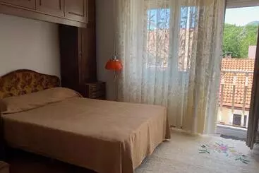 آپارتمان‌های توریست‌ها Apartment Target