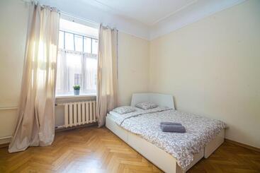 آپارتمان‌های توریست‌ها Cozy Three Room Flat In The Very Center Of Riga