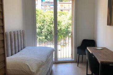 ツーリストアパートメント Ferienwohnung Laveno