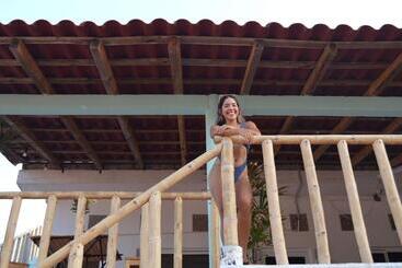 هتل Hostel Casa Moringa