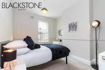 ツーリストアパートメント Cheerful One Bedroom House, With On Street Parking By Bpne