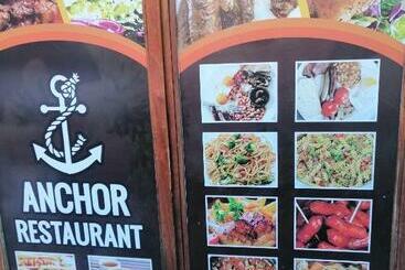 ホテル Anchor Guest Lodge