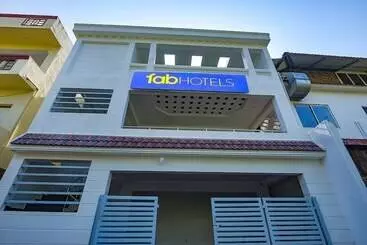 Fabhotel Greenwood Stays