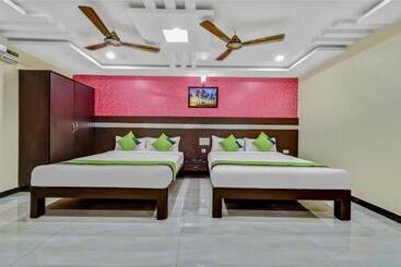 Hotel Treebo Sripadha Residency Alipiri Road