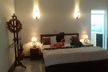 Bed and Breakfast Gold Sand Resort