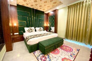 Woodville Inn   Hotel In Mcleodganj