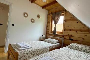 آپارتمان‌های توریست‌ها Mokrogorski Konaci