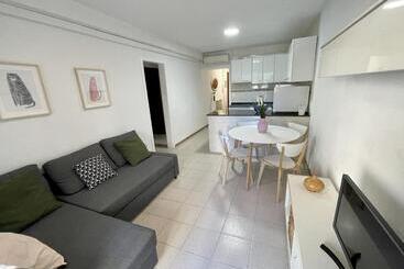 ツーリストアパートメント La Pineda Holiday Apartment