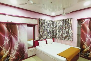 Жильё для туристов Alibaug Castle Villa