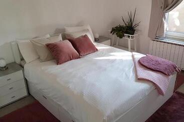 Appartements touristiques Koradinovi   Pod Vrtom