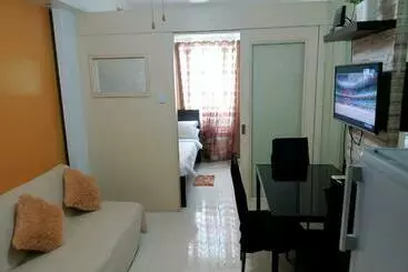ホテル Vangie S Place At Sea Residences