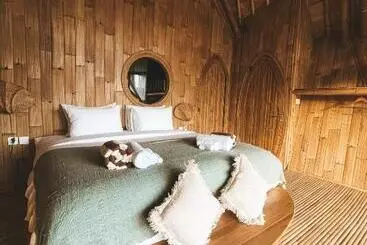 ツーリストアパートメント Kalma Bamboo Eco Lodge