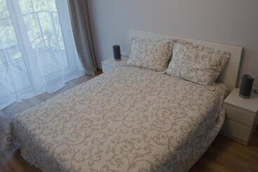 آپارتمان‌های توریست‌ها Castle Town Apartment