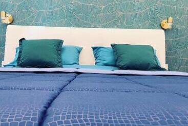 پانسیون Room27