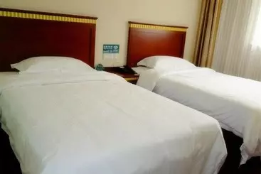 בית מלון כפרי Greentree Inn Guangzhou Panyu Bus Station Business