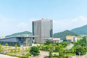 فندق Ramada Plaza Huizhou East